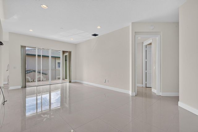 7940 Exeter Circle E 201, Tamarac, FL 33321