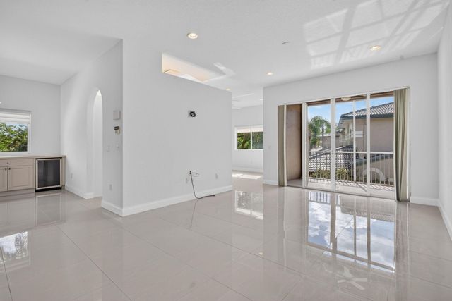 7940 Exeter Circle E 201, Tamarac, FL 33321