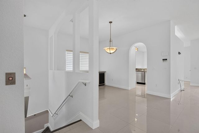 7940 Exeter Circle E 201, Tamarac, FL 33321