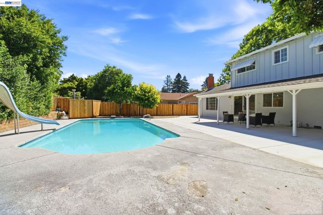 2867 Winthrop Ave., San Ramon, CA 94583
