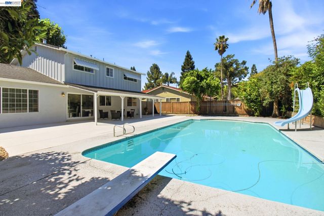 2867 Winthrop Ave., San Ramon, CA 94583