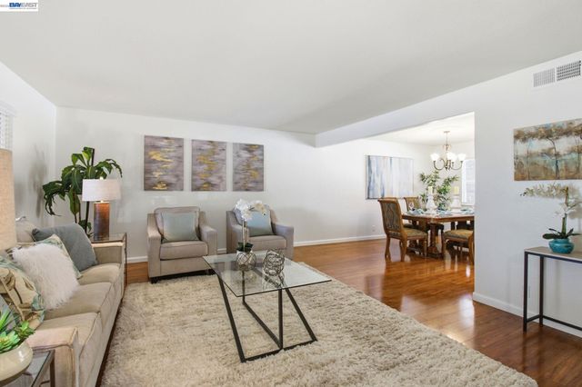 2867 Winthrop Ave., San Ramon, CA 94583