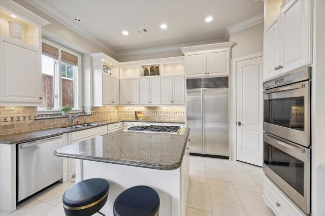 5736 Tanglewood Cove Street, Houston, TX 77057