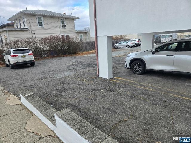 566 Grand Avenue 2FL, Ridgefield, NJ 07657