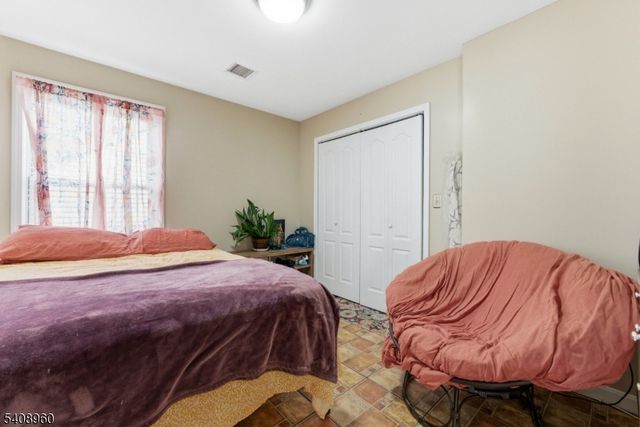 29 22Nd Ave, Paterson City, NJ 07513