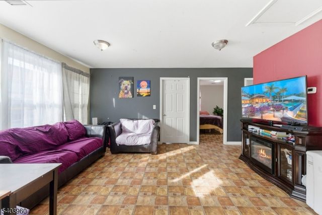 29 22Nd Ave, Paterson City, NJ 07513