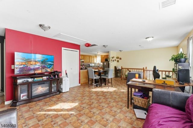 29 22Nd Ave, Paterson City, NJ 07513