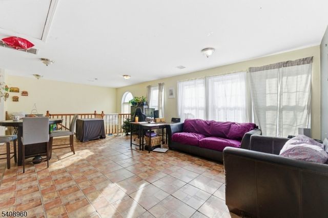 29 22Nd Ave, Paterson City, NJ 07513