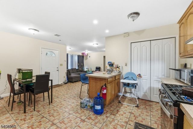 29 22Nd Ave, Paterson City, NJ 07513