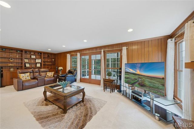 1567 Yarmouth Point Drive, Chesterfield, MO 63017