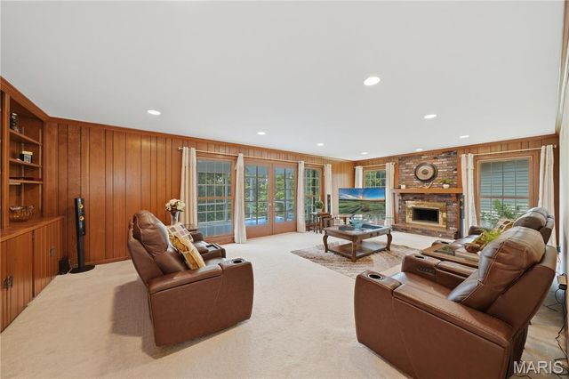 1567 Yarmouth Point Drive, Chesterfield, MO 63017