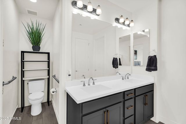 987 W MACAW Drive, Queen Creek, AZ 85140