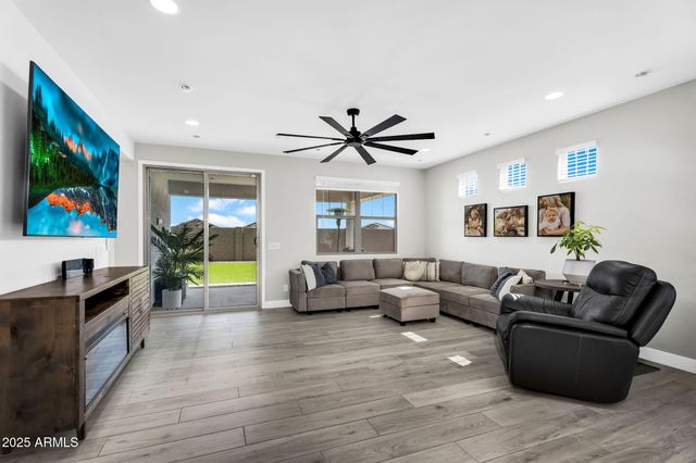 987 W MACAW Drive, Queen Creek, AZ 85140