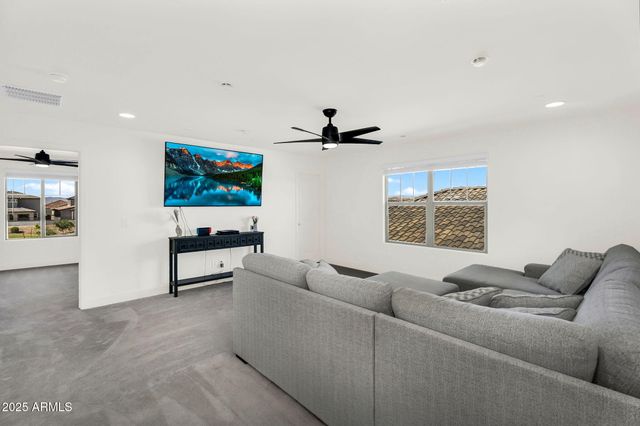 987 W MACAW Drive, Queen Creek, AZ 85140