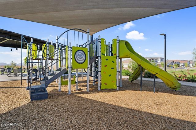 987 W MACAW Drive, Queen Creek, AZ 85140