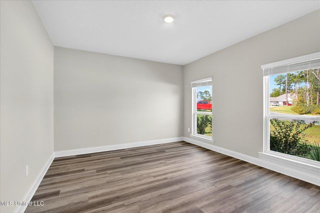 11705 Wakeland Court, Ocean Springs, MS 39564