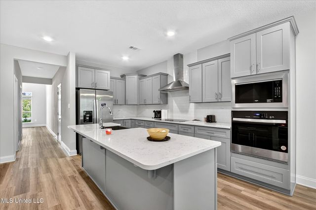 11705 Wakeland Court, Ocean Springs, MS 39564