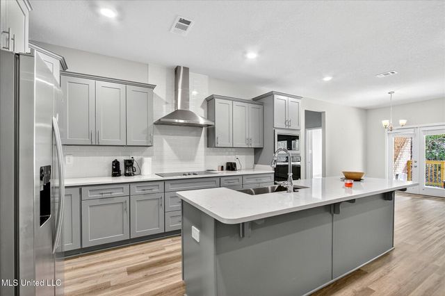 11705 Wakeland Court, Ocean Springs, MS 39564