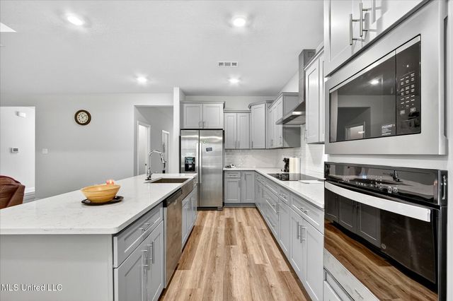 11705 Wakeland Court, Ocean Springs, MS 39564