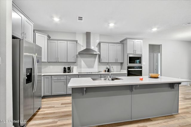 11705 Wakeland Court, Ocean Springs, MS 39564