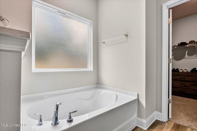 11705 Wakeland Court, Ocean Springs, MS 39564