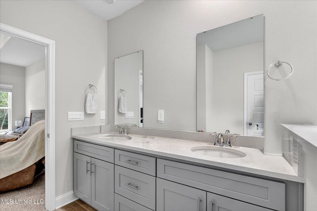 11705 Wakeland Court, Ocean Springs, MS 39564