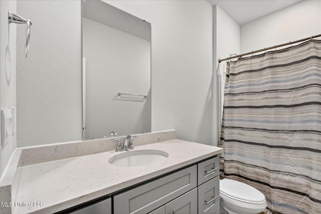 11705 Wakeland Court, Ocean Springs, MS 39564