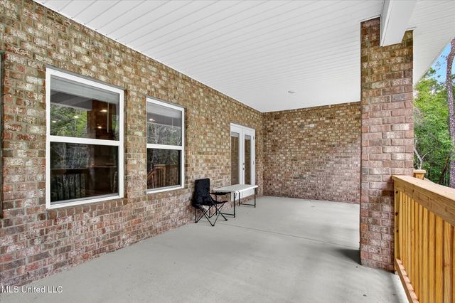 11705 Wakeland Court, Ocean Springs, MS 39564