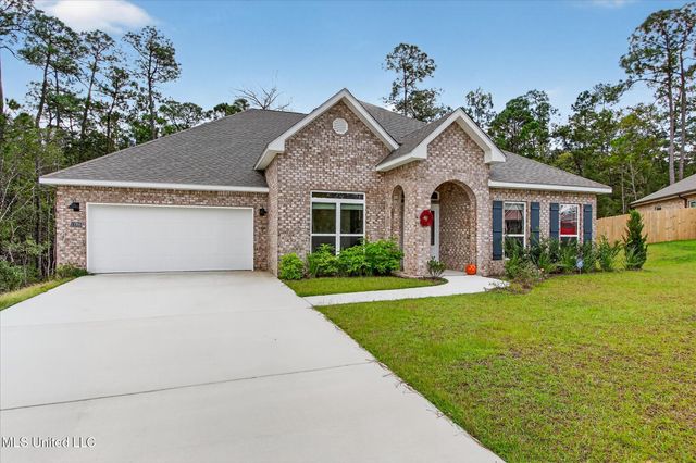 11705 Wakeland Court, Ocean Springs, MS 39564