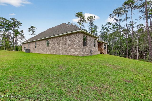 11705 Wakeland Court, Ocean Springs, MS 39564