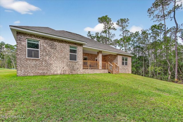 11705 Wakeland Court, Ocean Springs, MS 39564