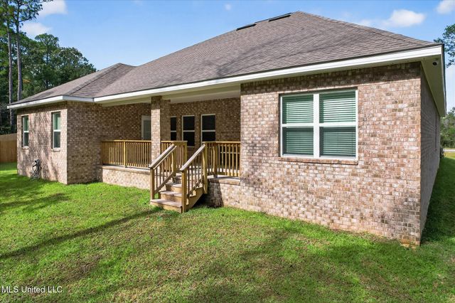 11705 Wakeland Court, Ocean Springs, MS 39564