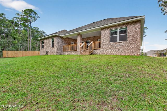 11705 Wakeland Court, Ocean Springs, MS 39564