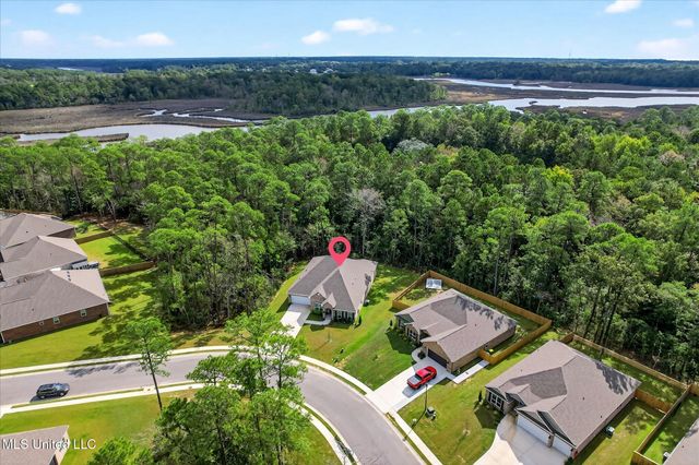 11705 Wakeland Court, Ocean Springs, MS 39564