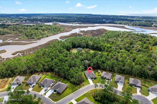 11705 Wakeland Court, Ocean Springs, MS 39564