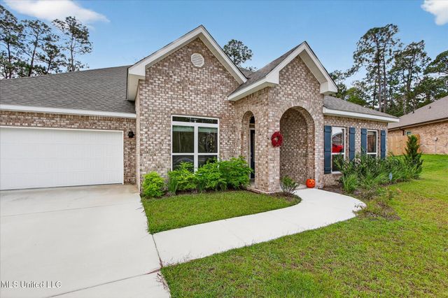 11705 Wakeland Court, Ocean Springs, MS 39564
