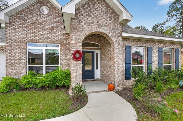 11705 Wakeland Court, Ocean Springs, MS 39564