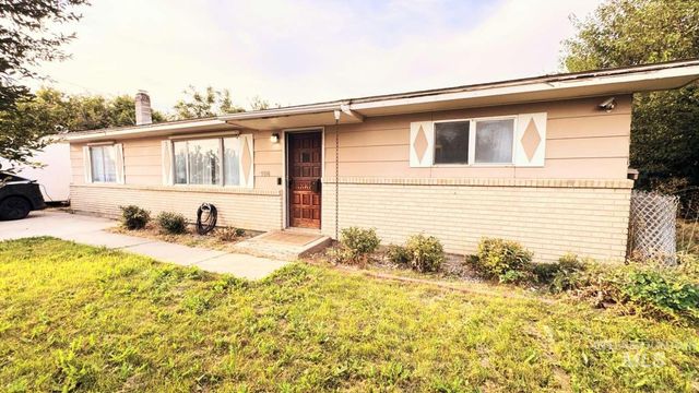 9938 Cherry Lane, Nampa, ID 83687 property photo