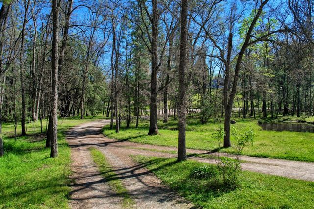 5606 Silver Strand Fall, Mariposa, CA 95338