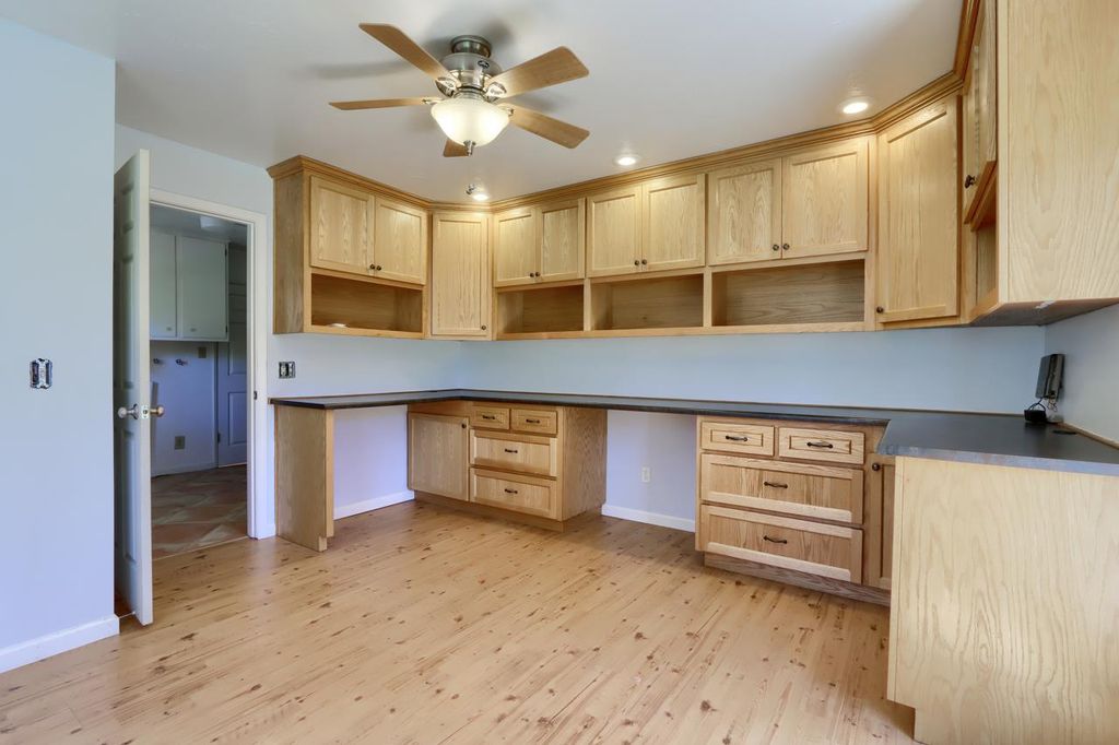 Image 19 of property listing at 5606 Silver Strand Fall, Mariposa, CA 95338