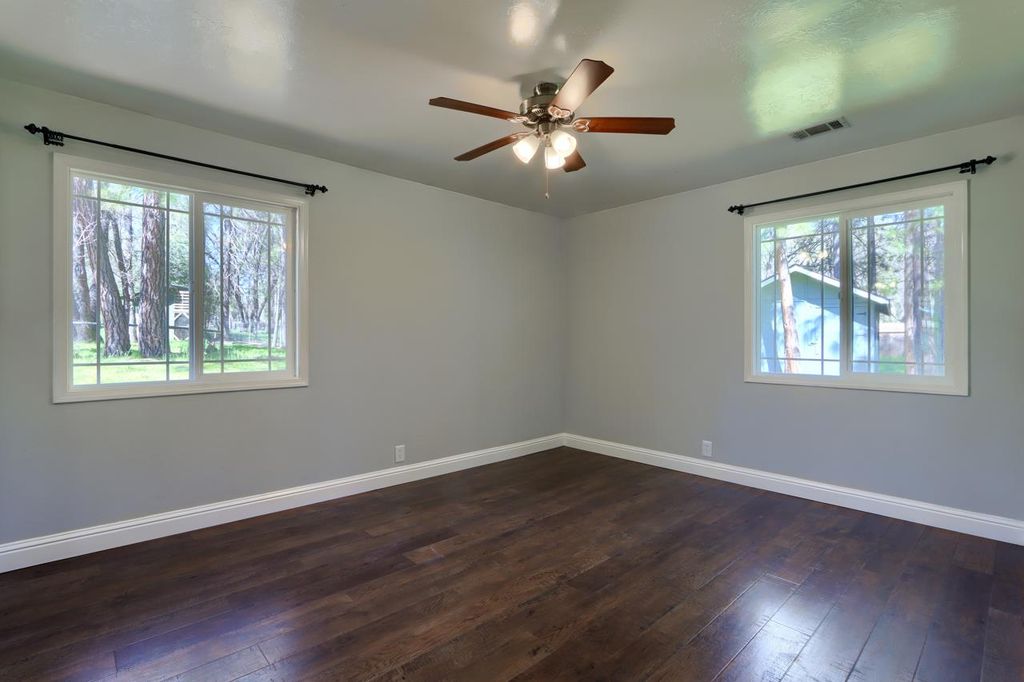 Image 24 of property listing at 5606 Silver Strand Fall, Mariposa, CA 95338