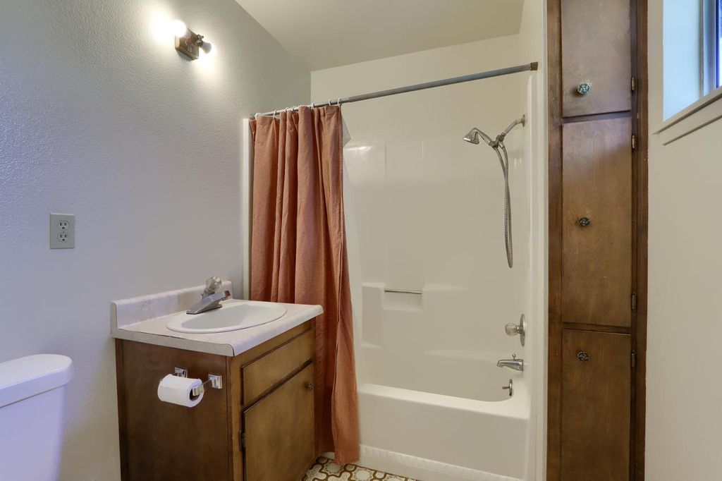 Image 28 of property listing at 5606 Silver Strand Fall, Mariposa, CA 95338