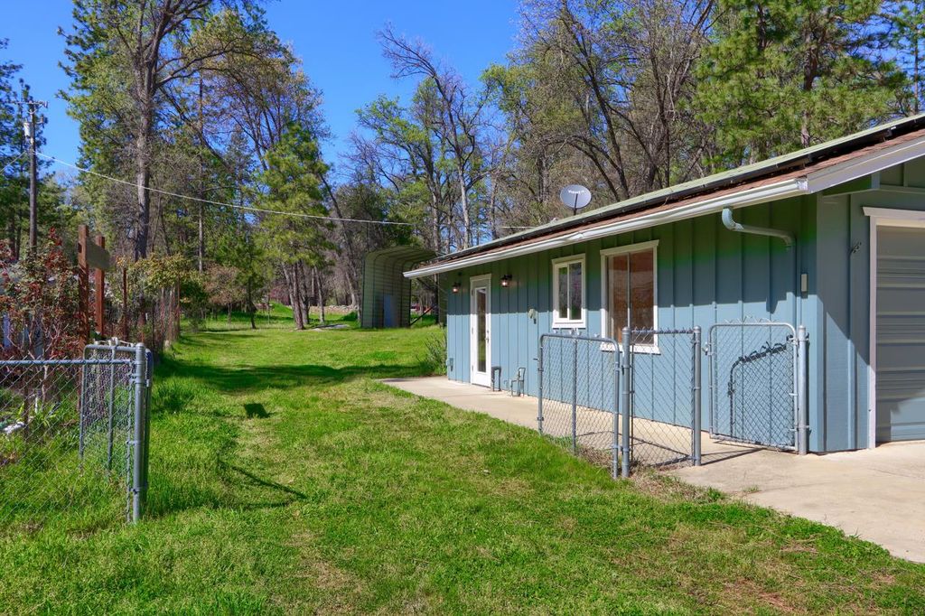 Image 39 of property listing at 5606 Silver Strand Fall, Mariposa, CA 95338