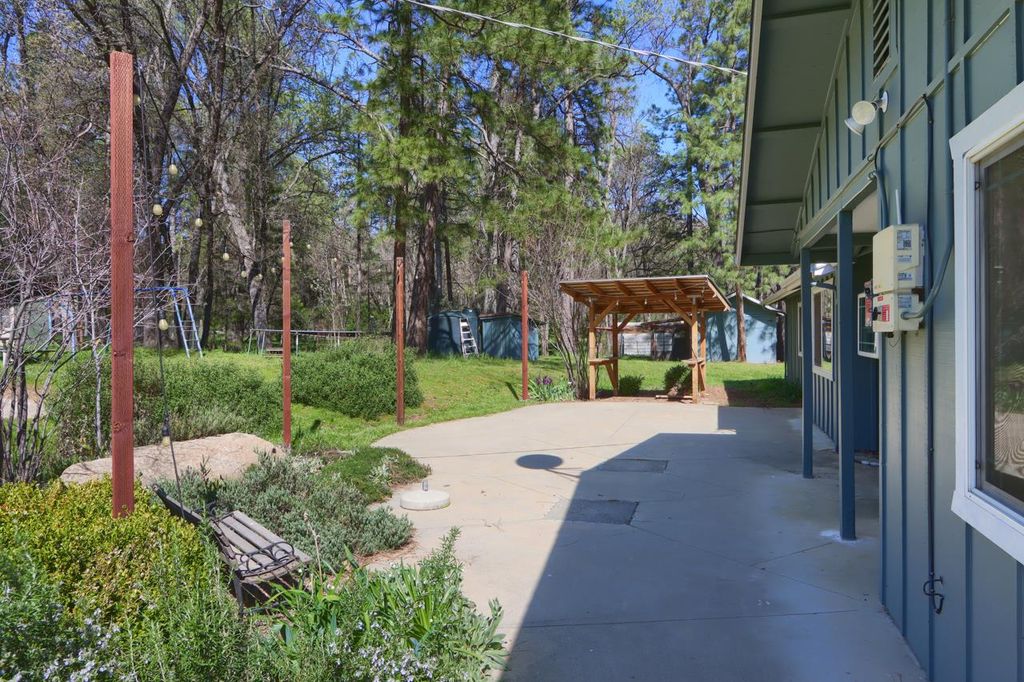 Image 41 of property listing at 5606 Silver Strand Fall, Mariposa, CA 95338