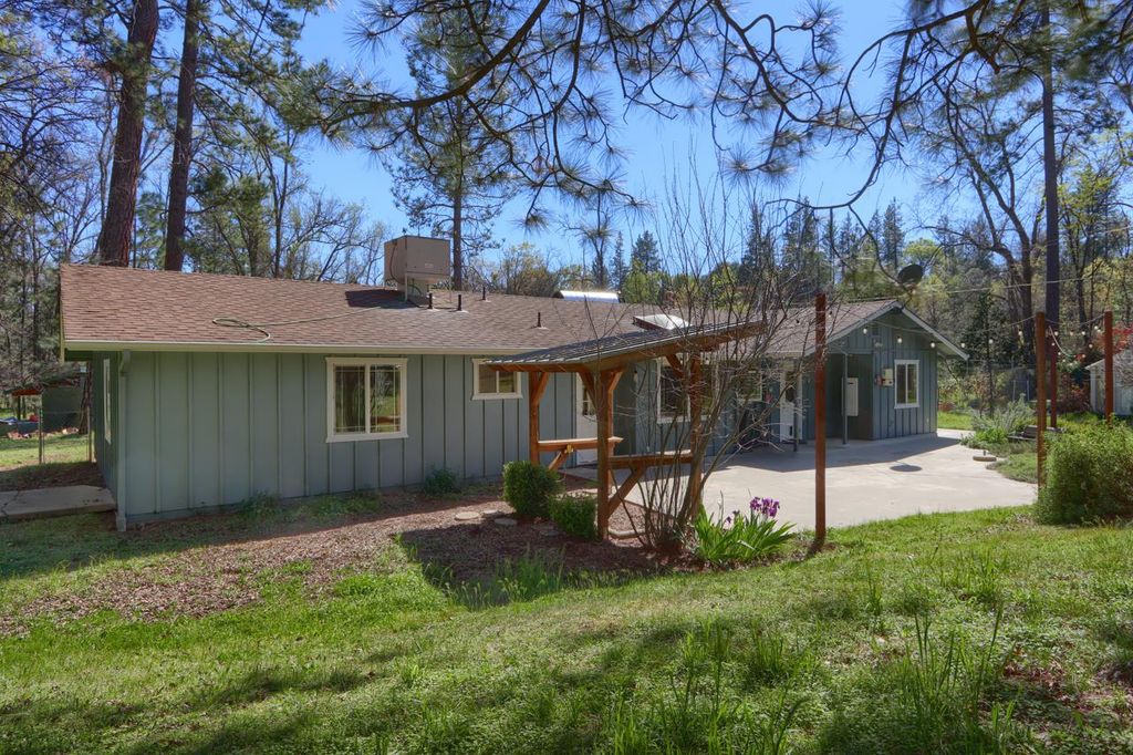 Image 44 of property listing at 5606 Silver Strand Fall, Mariposa, CA 95338
