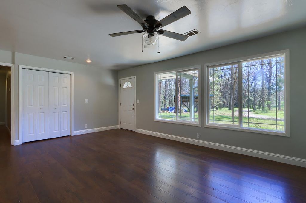 Image 7 of property listing at 5606 Silver Strand Fall, Mariposa, CA 95338