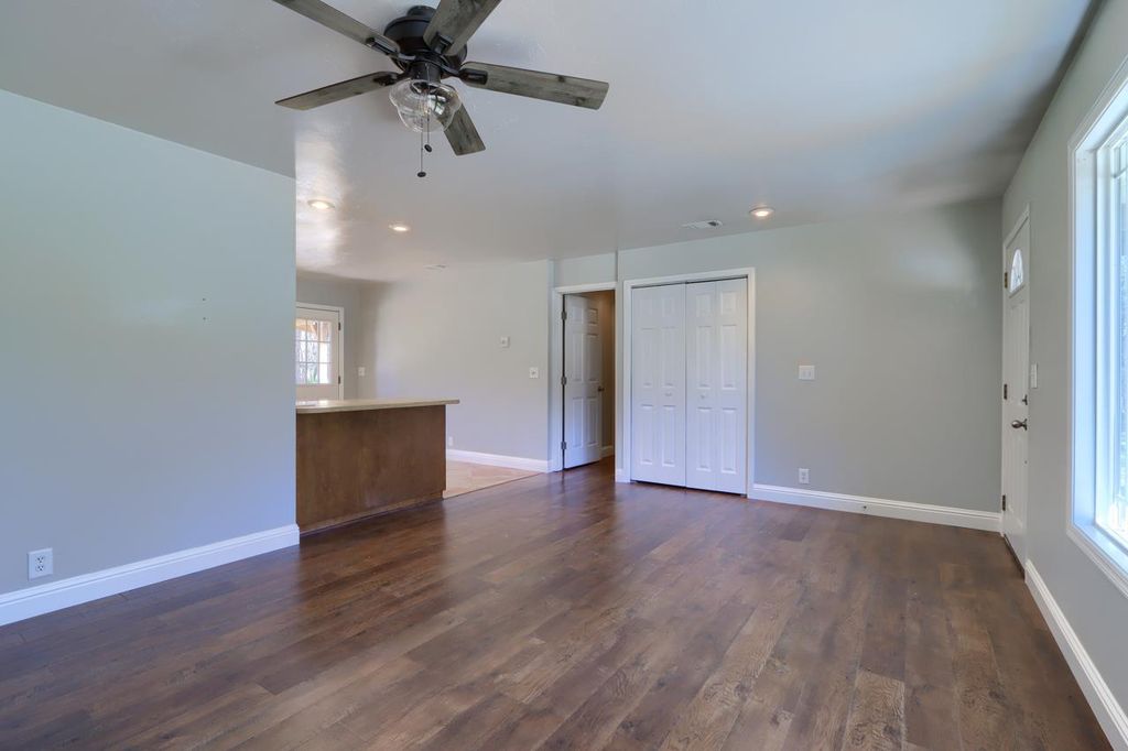 Image 8 of property listing at 5606 Silver Strand Fall, Mariposa, CA 95338