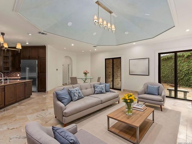 3 BURNHAM GLN, San Antonio, TX 78257
