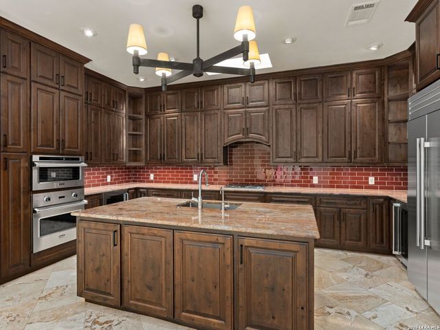 3 BURNHAM GLN, San Antonio, TX 78257