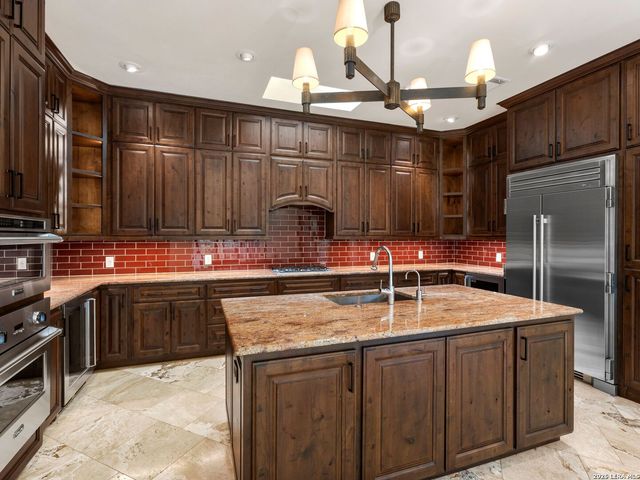 3 BURNHAM GLN, San Antonio, TX 78257